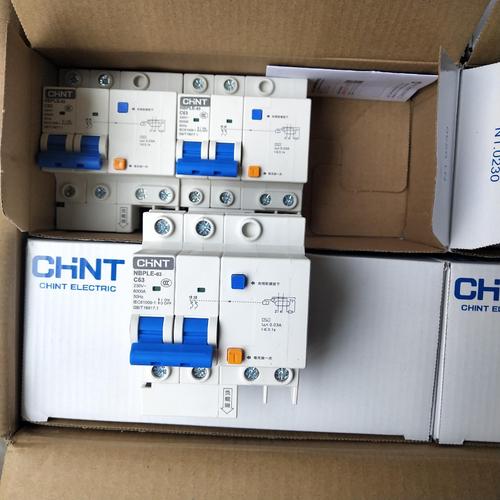 请问漏电开关下面的两个端子是做什么用的啊?